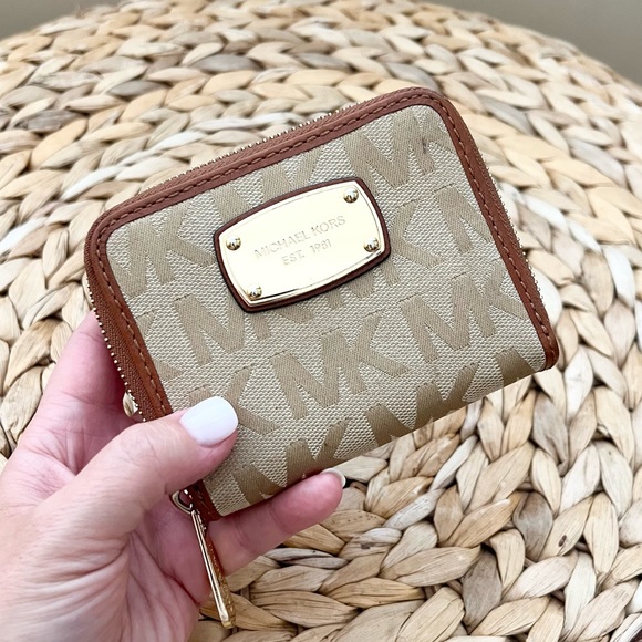 Michael Kors canvas monogram with genuine leather trim zip-around card wallet - Picture 9 of 9